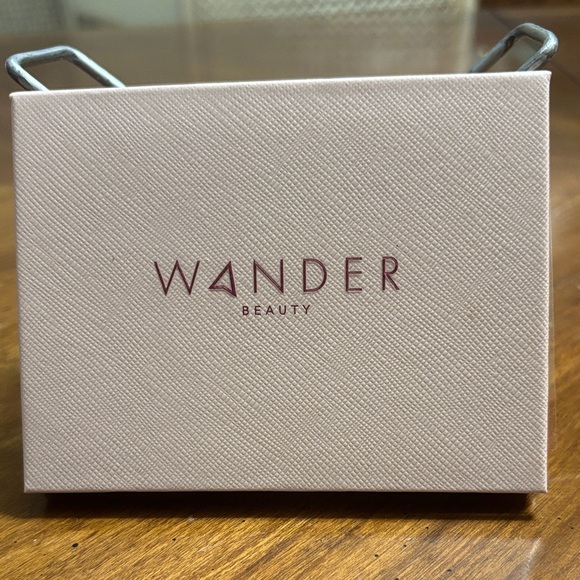 Wander Beauty Eye & Face Palette - Shimmer and Matte Collection - Picture 2 of 3